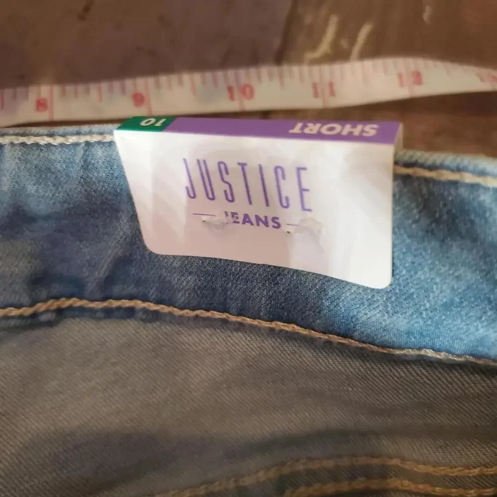 NWT Justice Girls Raw Hem Distressed Denim Shorts Size 10 Light Wash